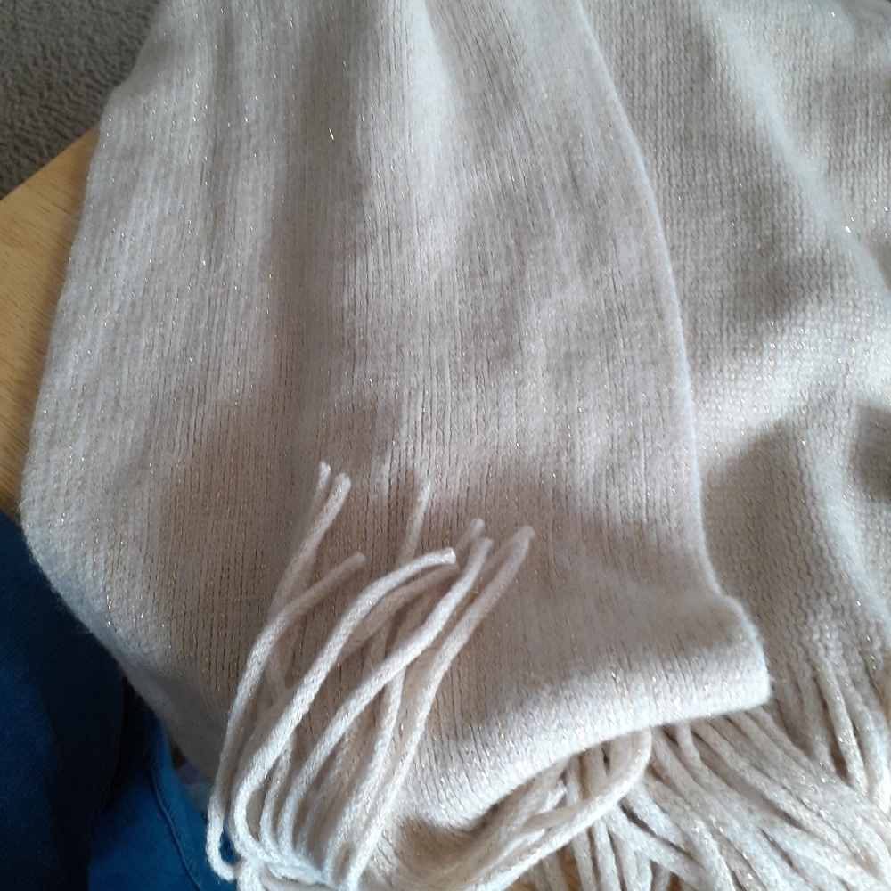 Scarf - Picture 3 of 3